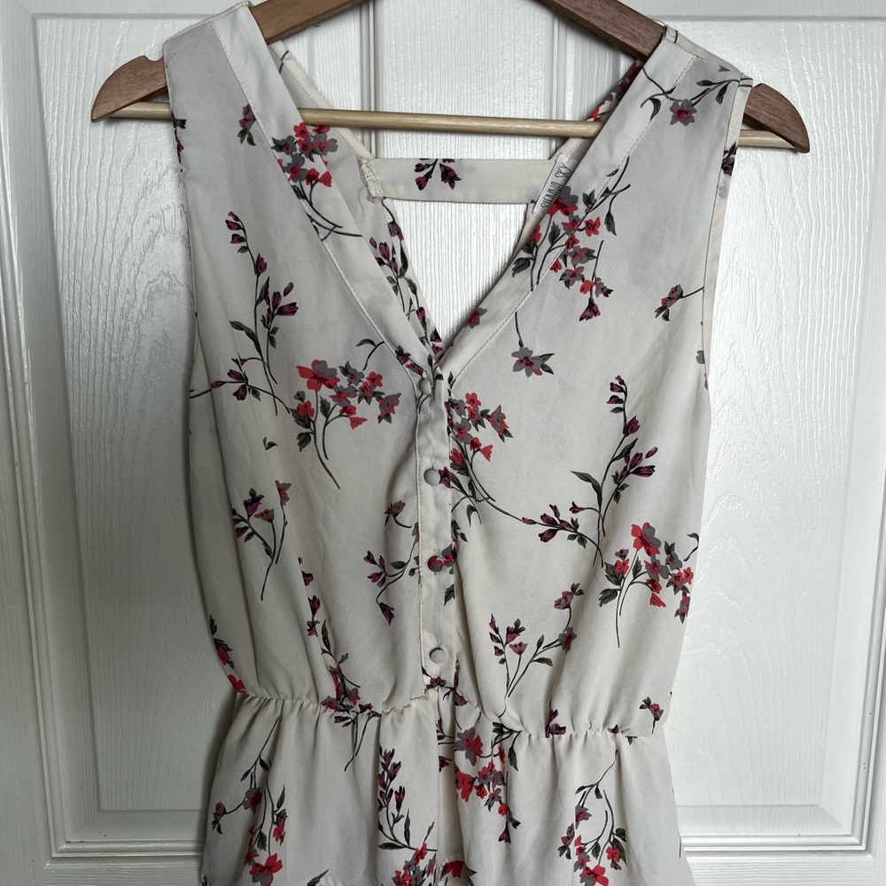 Peplum women’s tank in white and multi color flowers size small